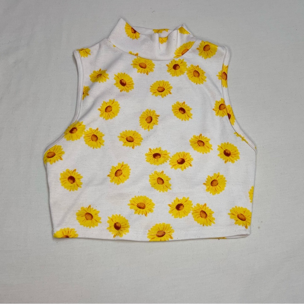 New Mode Sunflower Crop Tank Top